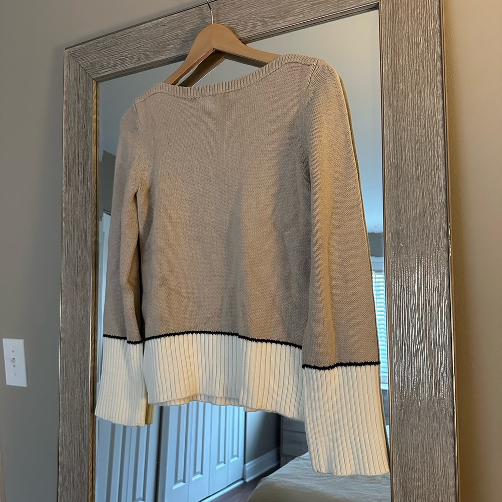 Ann Taylor NWT Beige Knit Bell Sleeve Sweater Size Small - Picture 2 of 3